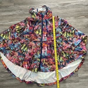 Lululemon limited edition Seawheeze Horizon Runner Cape